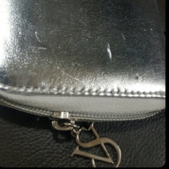 Victoria's Secret Zipper Wallet - Picture 12 of 12